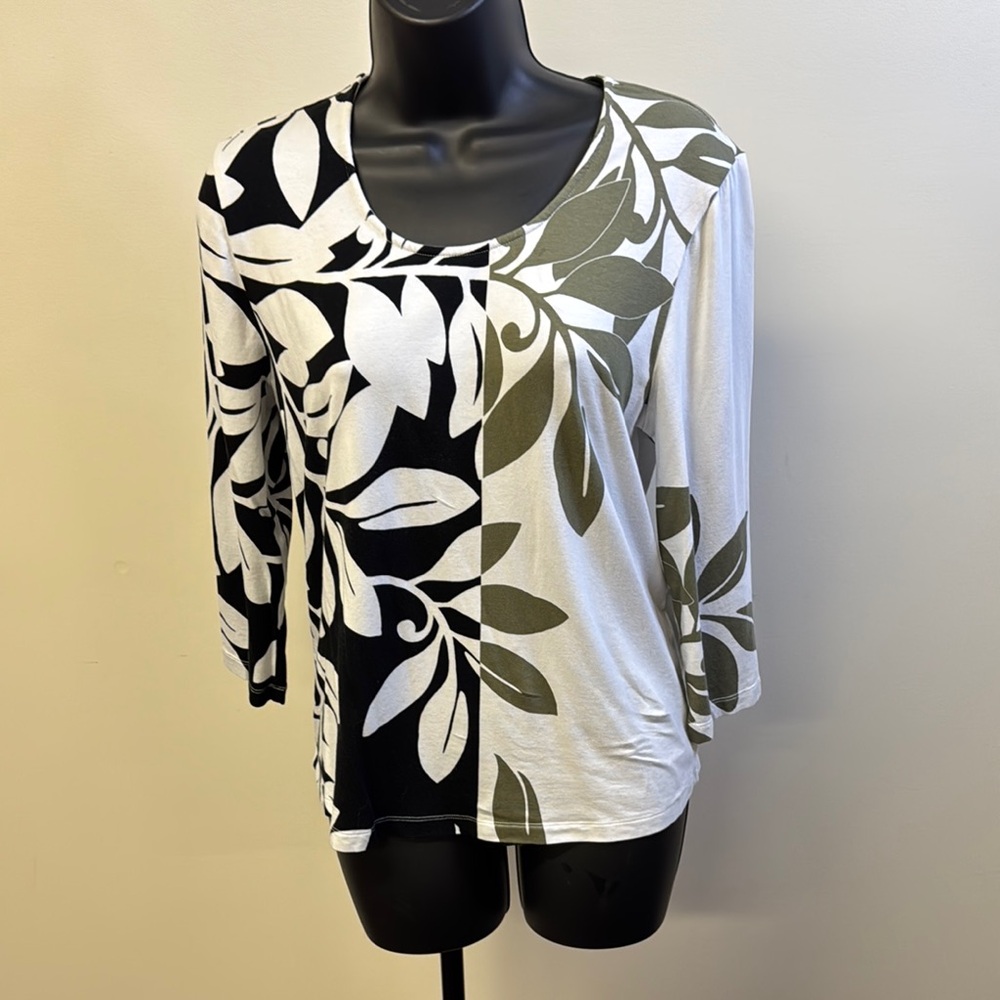 Chico's Black and White Graphic 3/4 Sleeve Blouse